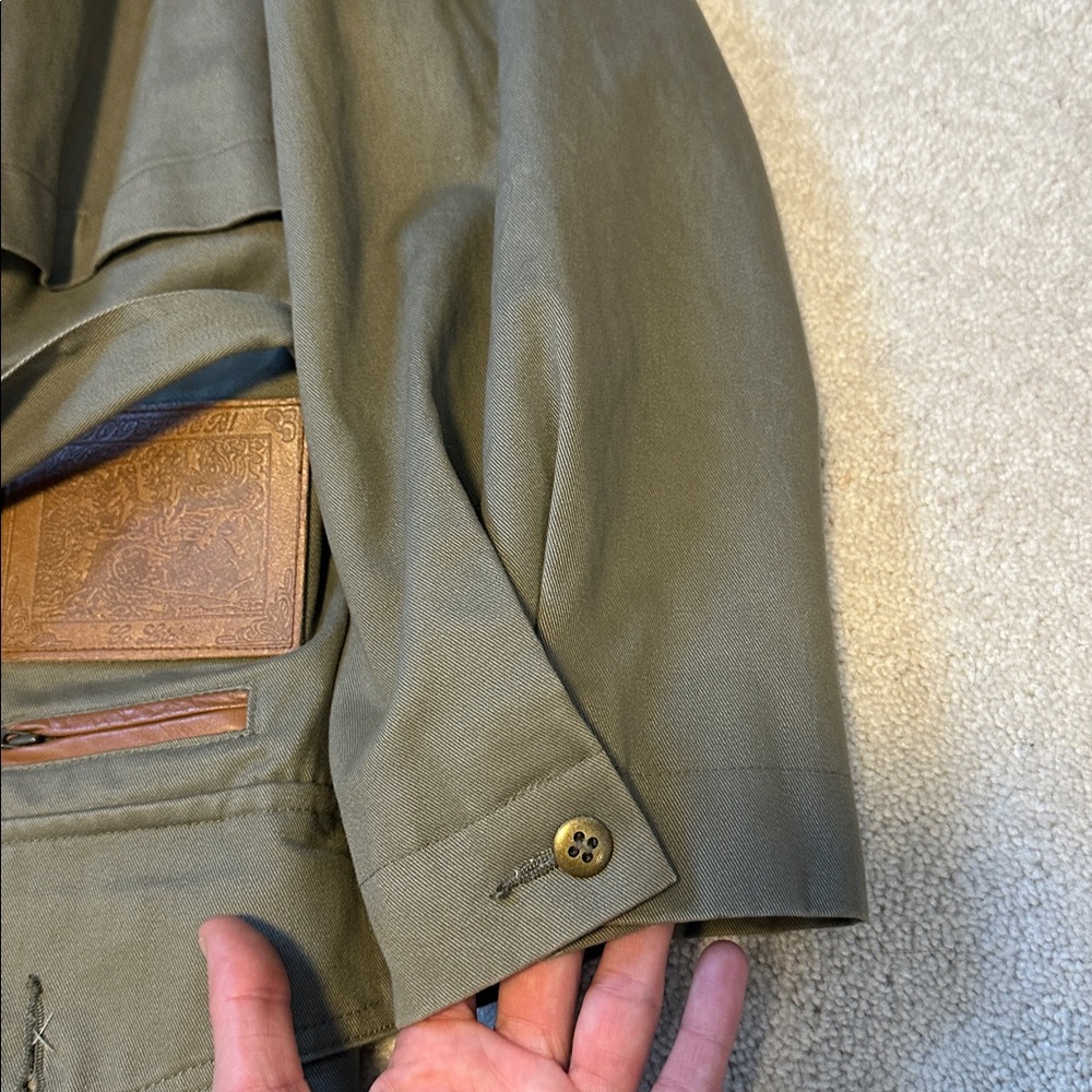 Vintage Olive Green Trench Coat with Belt - Picture 4 of 6